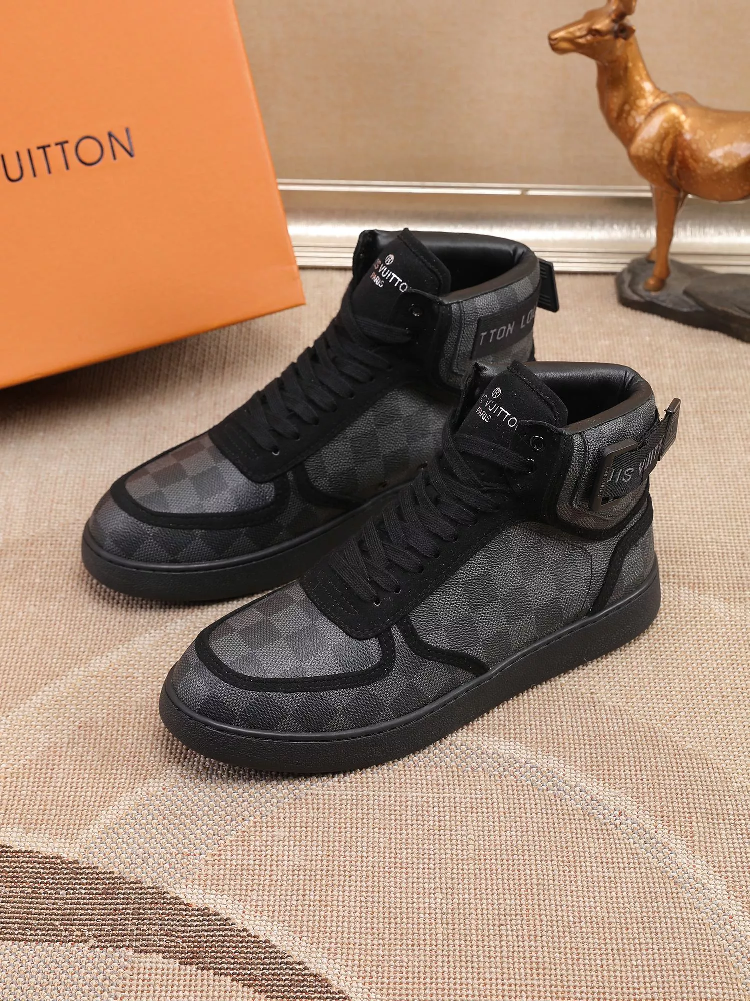 louis vuitton high tops chaussures pour homme s_12ba200